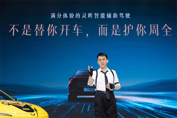 10.98萬元起！五菱星光2025款開啟預(yù)售，攜手《和平精英》打造年輕人的智能實戰(zhàn)利器！